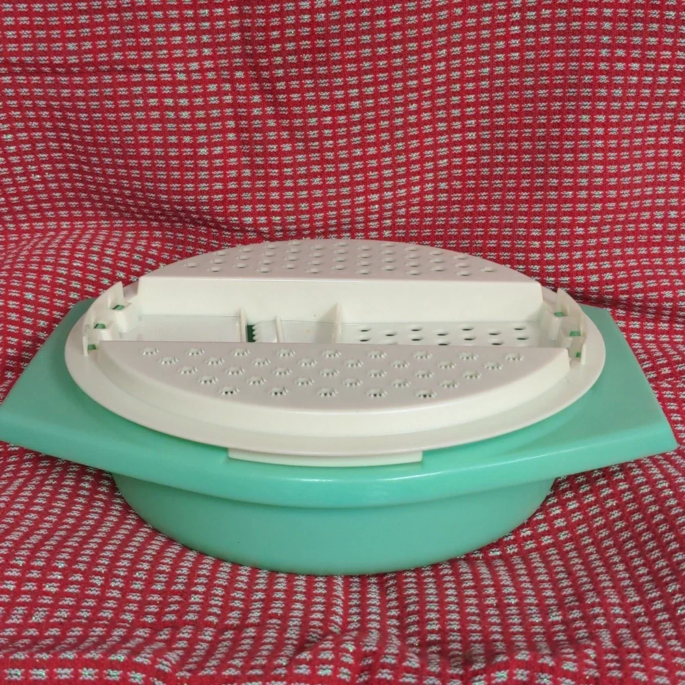 Vintage Tupperware Grater Slicer Bowl 786-5